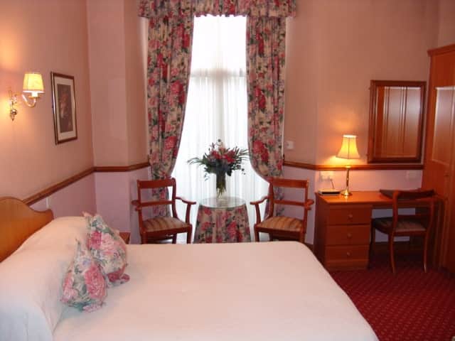 London Elizabeth Hotel