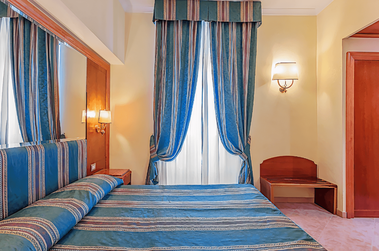 Hotel Lux