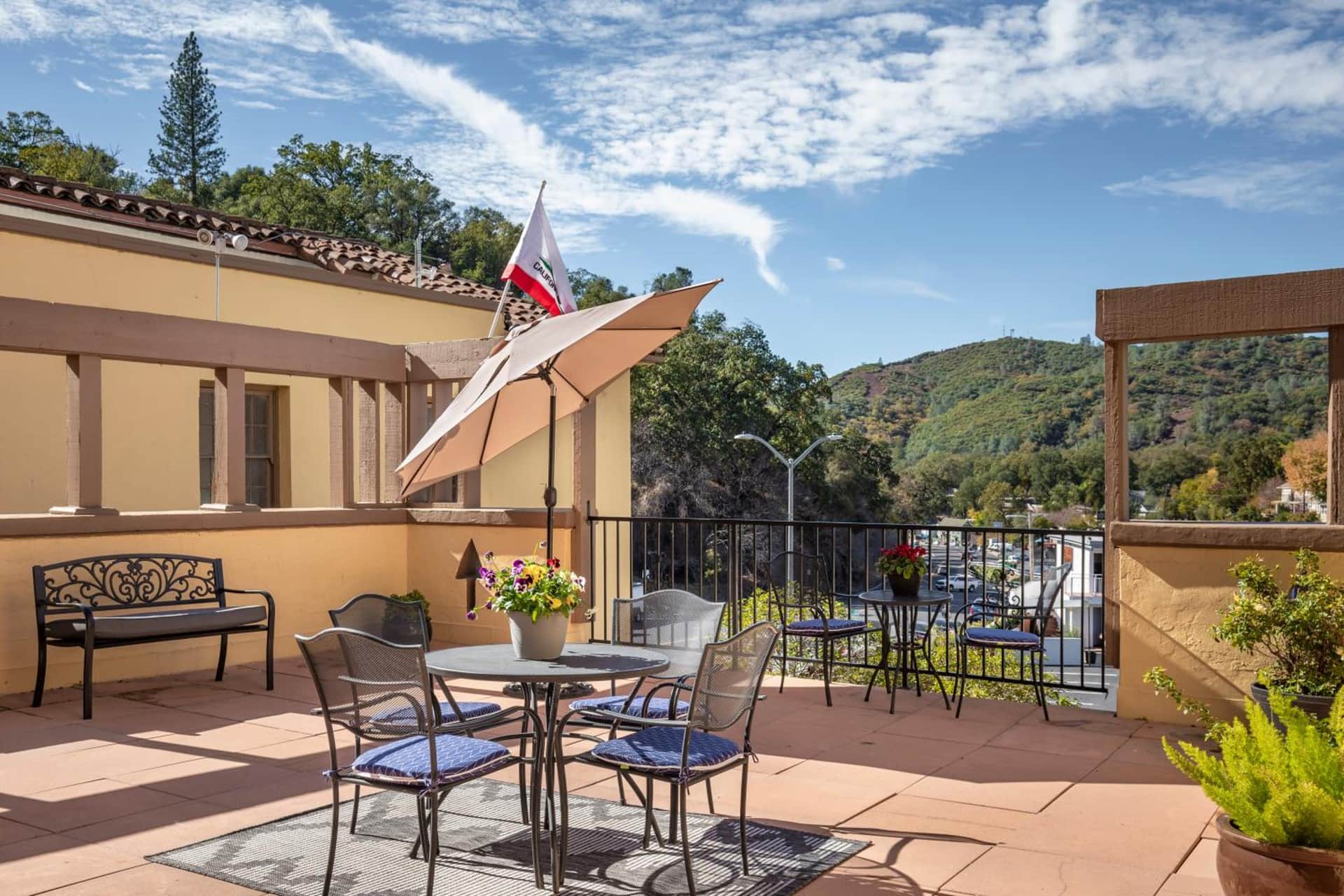 Historic Sonora Inn