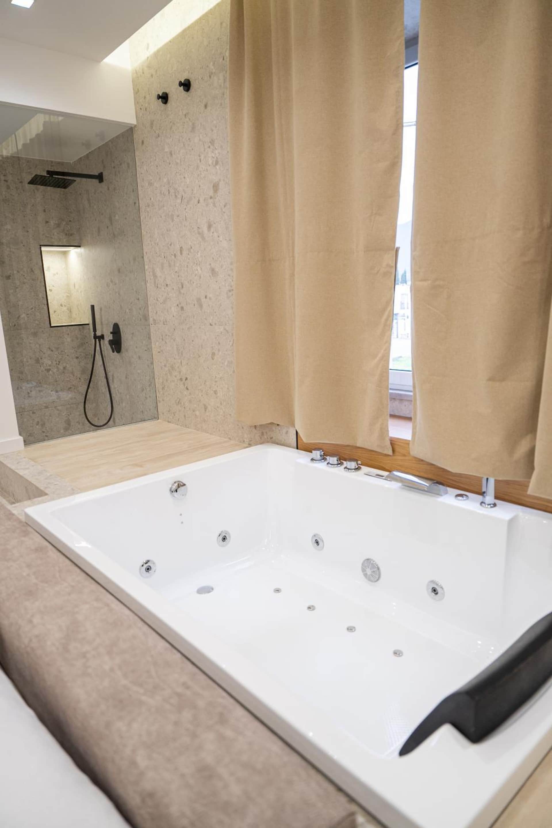 Napolitano Rooms