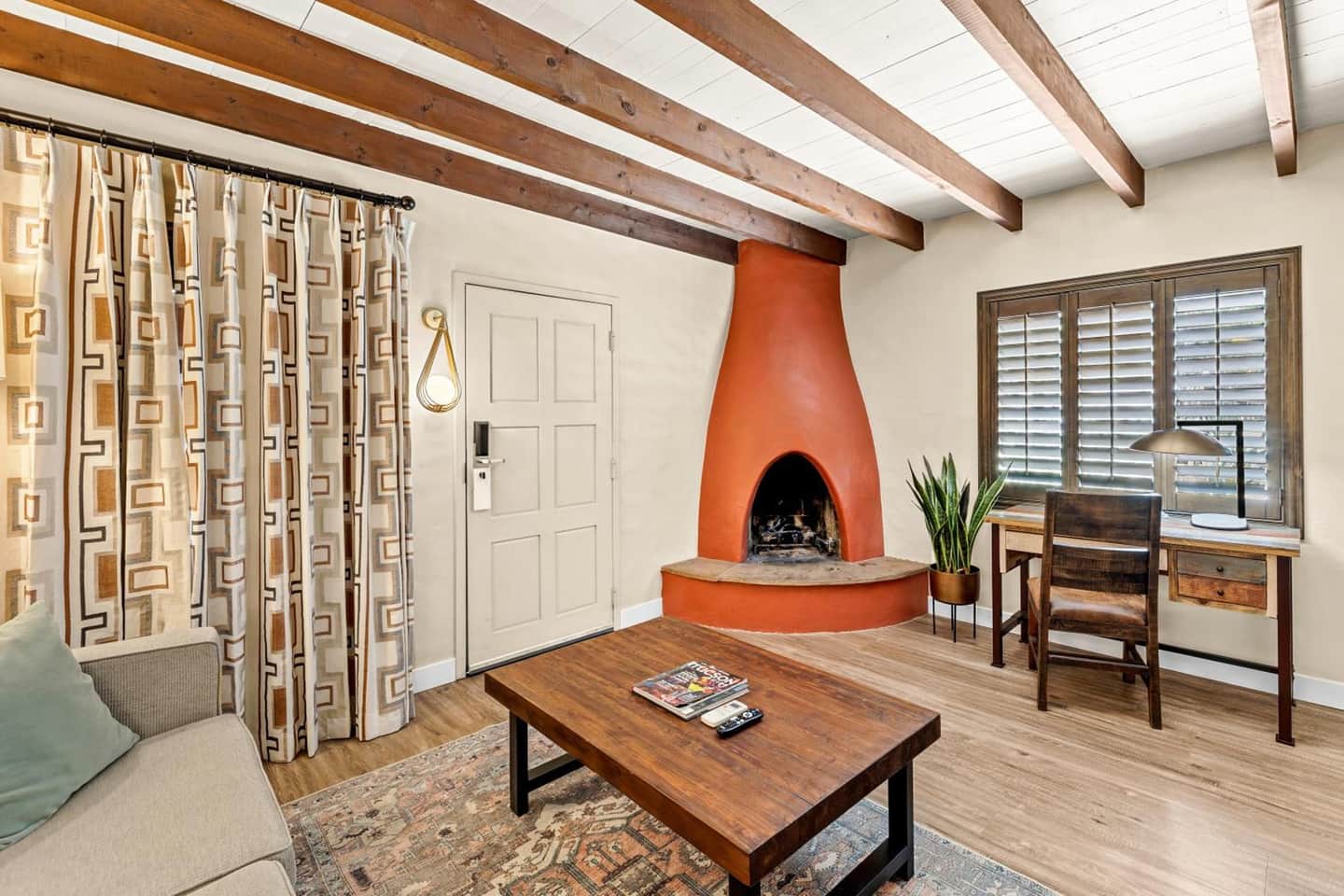 Lodge On The Desert