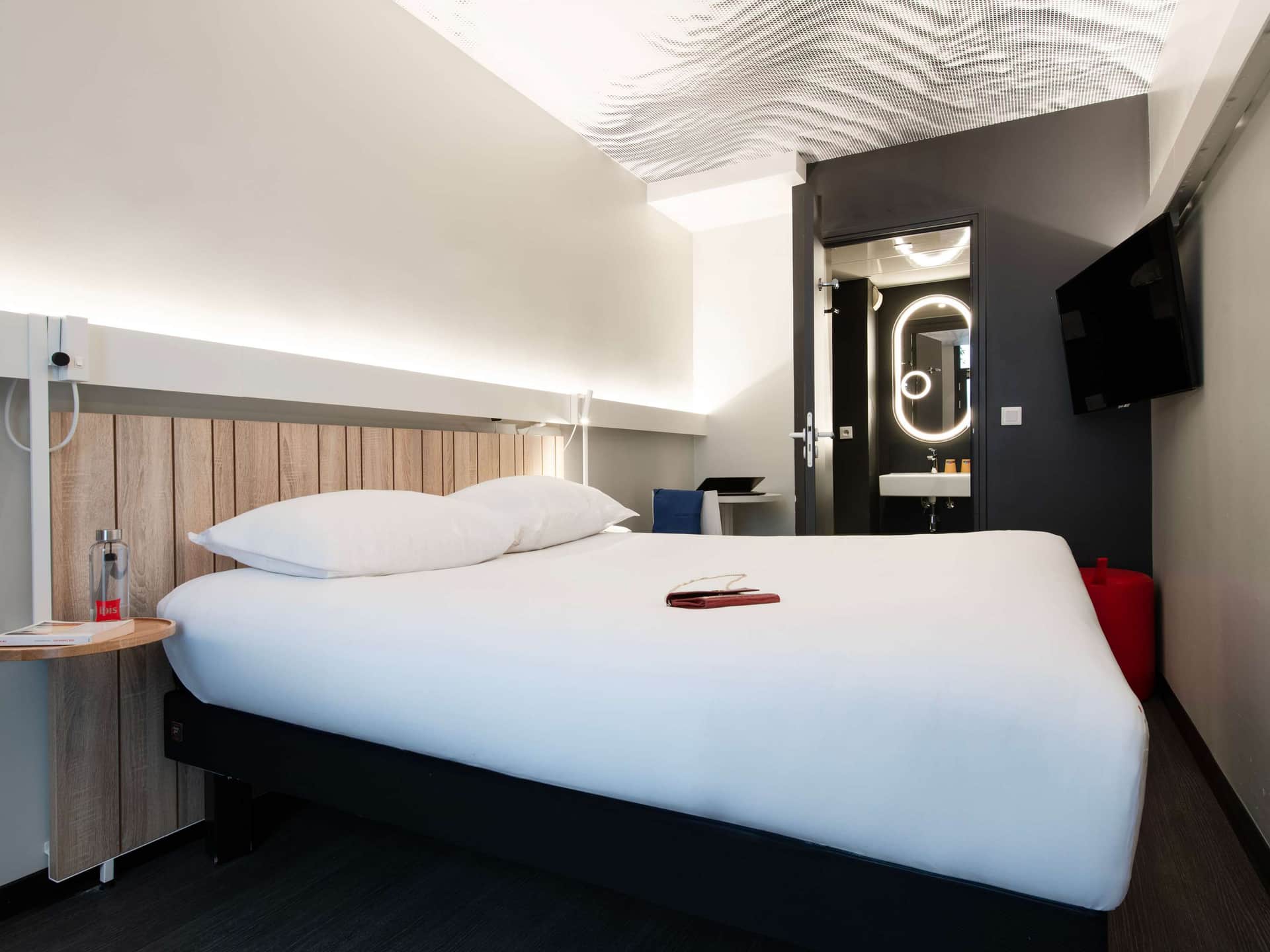 Hotel Faubourg Galant Paris, Handwritten Collection