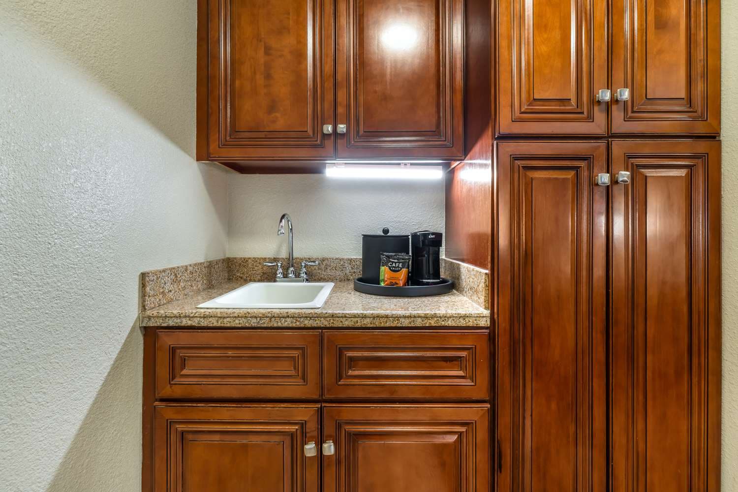 Best Western John Muir Inn