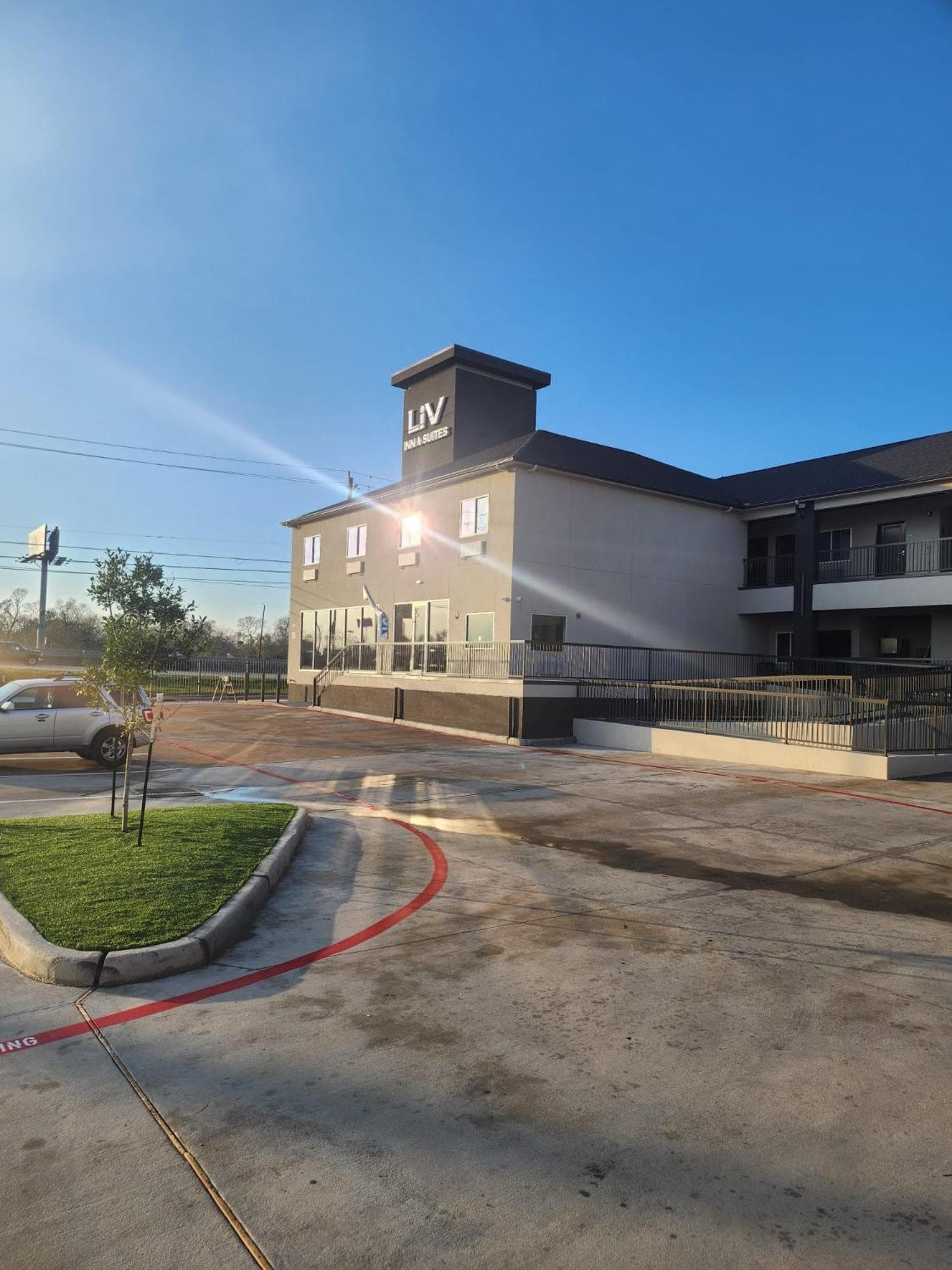 LiV Inn & Suites Houston