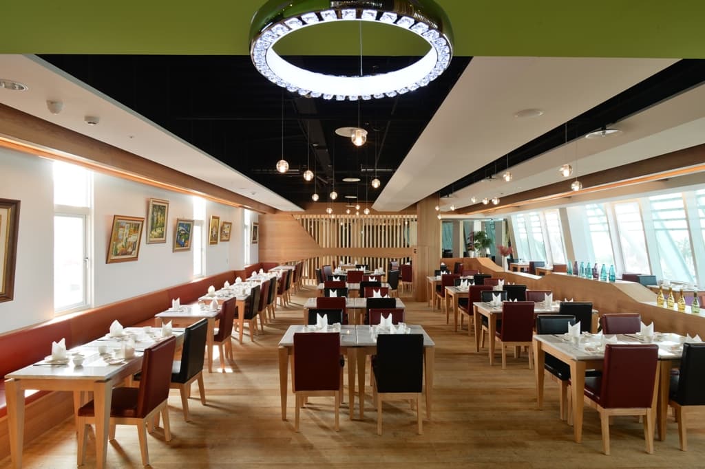 高雄旗津道沙灘酒店 In Young Hotel