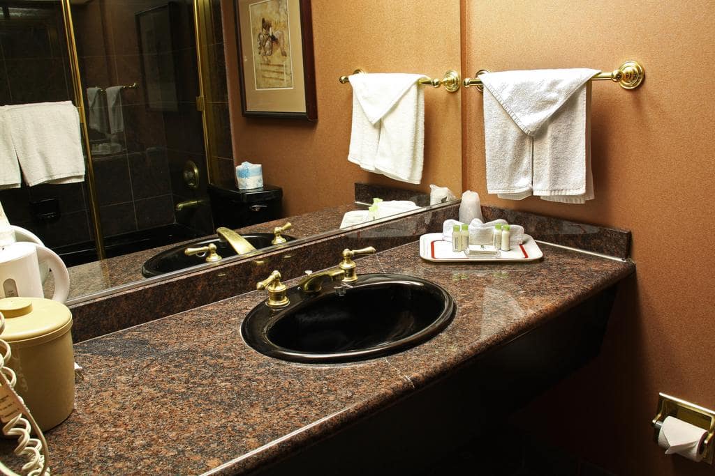 LA Crystal Hotel and Casino