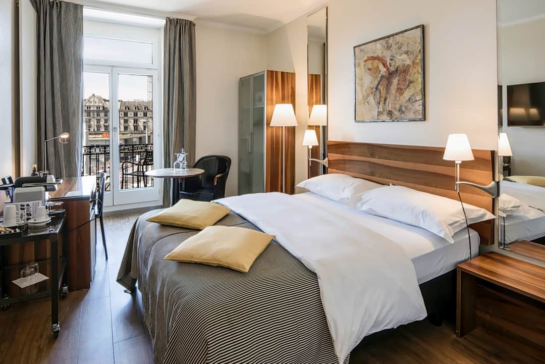 Central Plaza Hotel