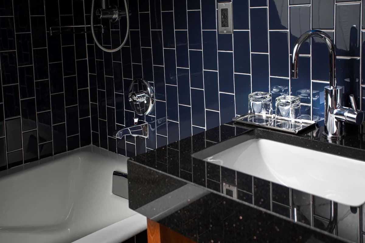 6 Columbus Central Park Hotel