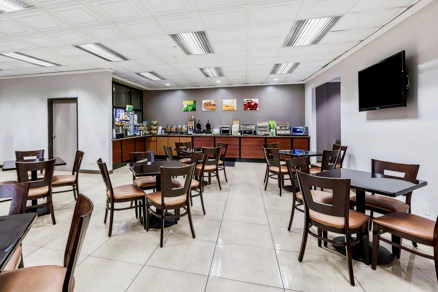 Quality Inn & Suites Los Angeles Airport - LAX