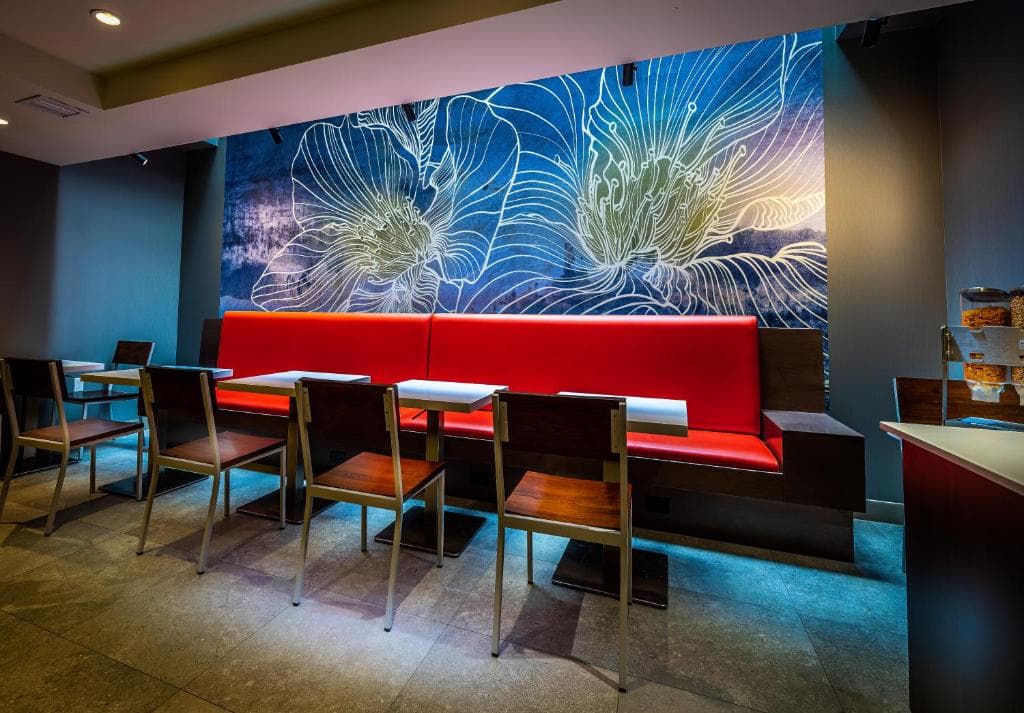 La Quinta Inn & Suites by Wyndham Times Square South