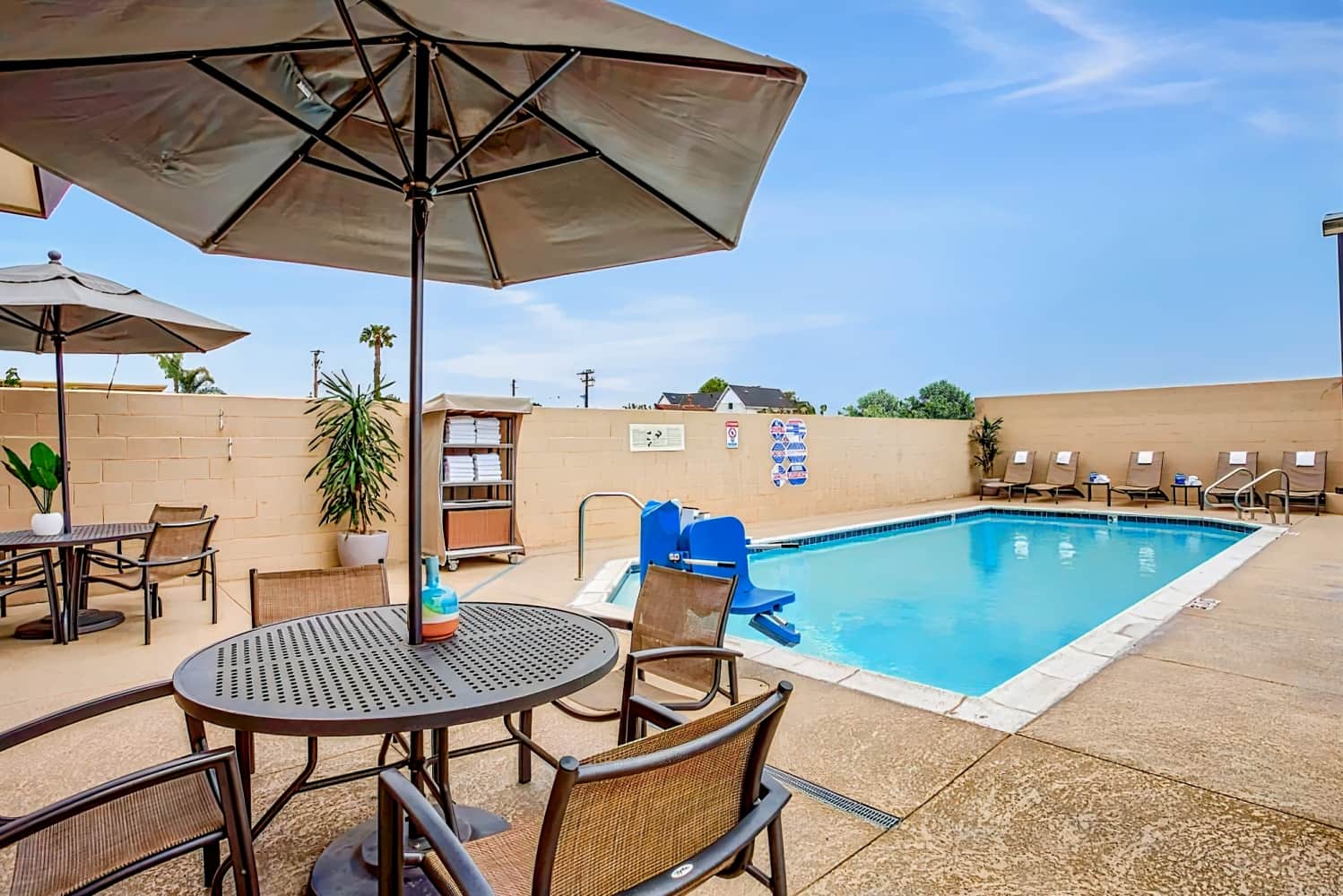 Holiday Inn Express Costa Mesa