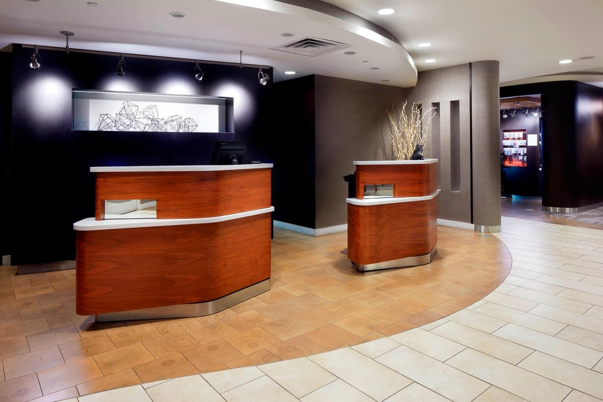 Courtyard by Marriott Edison Woodbridge