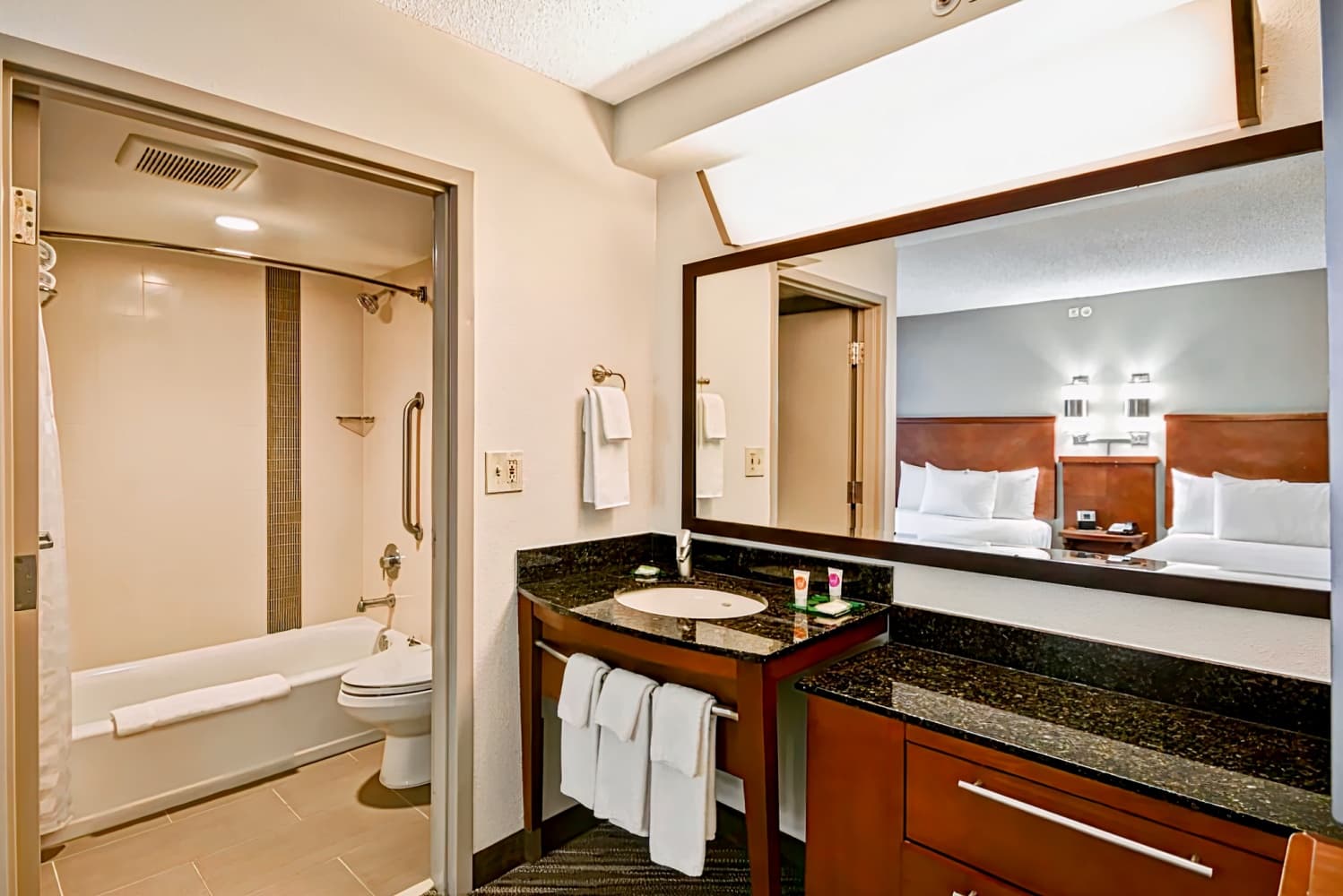 Hyatt Place Riverside/Downtown