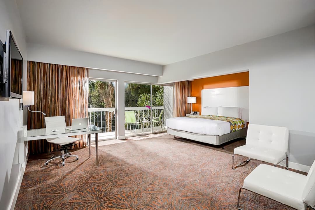 Sportsmen's Lodge Hotel