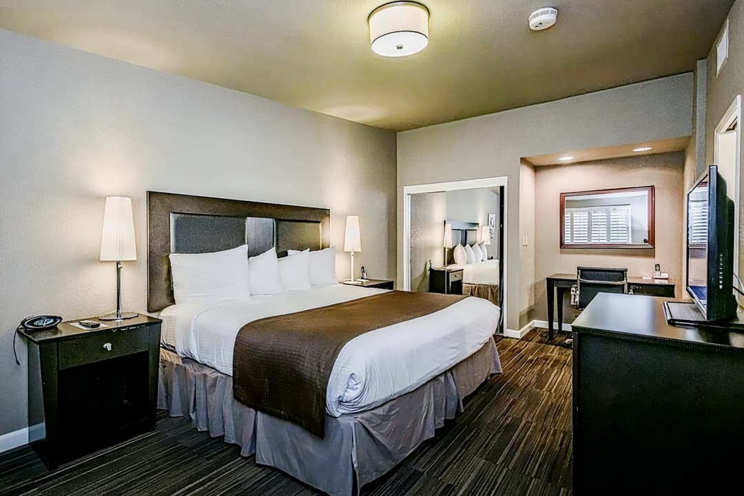 Lions Gate Hotel, A Trademark Collection by Wyndham