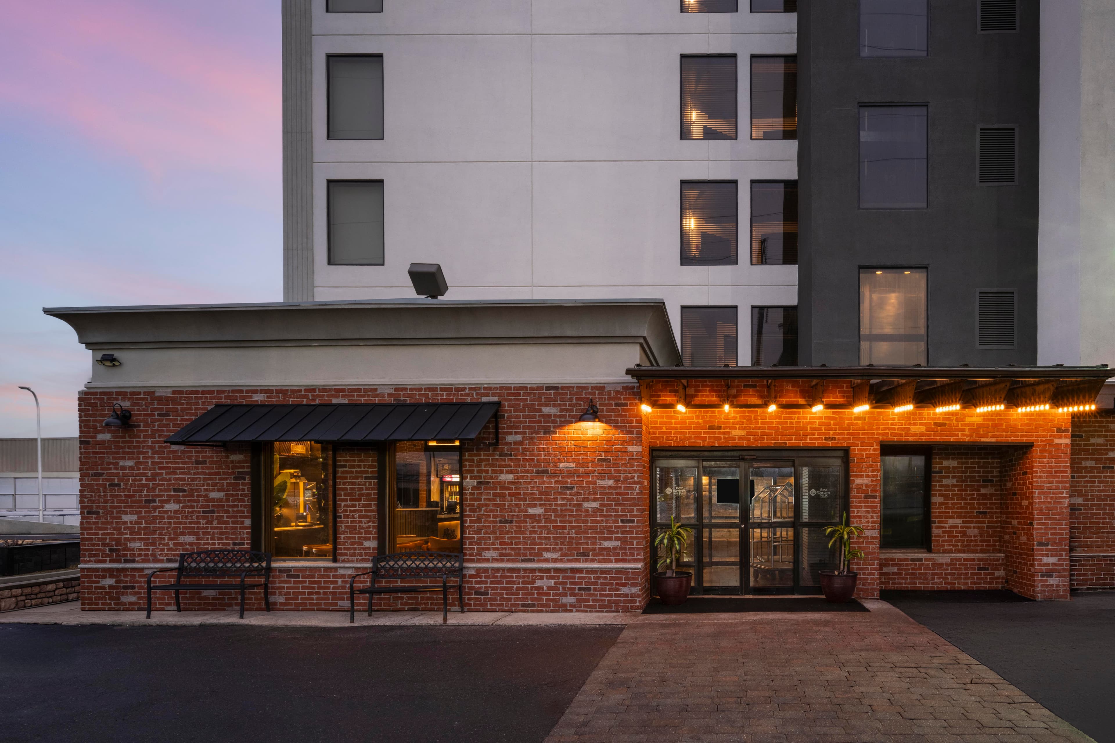 Aiden by Best Western Newark Airport West