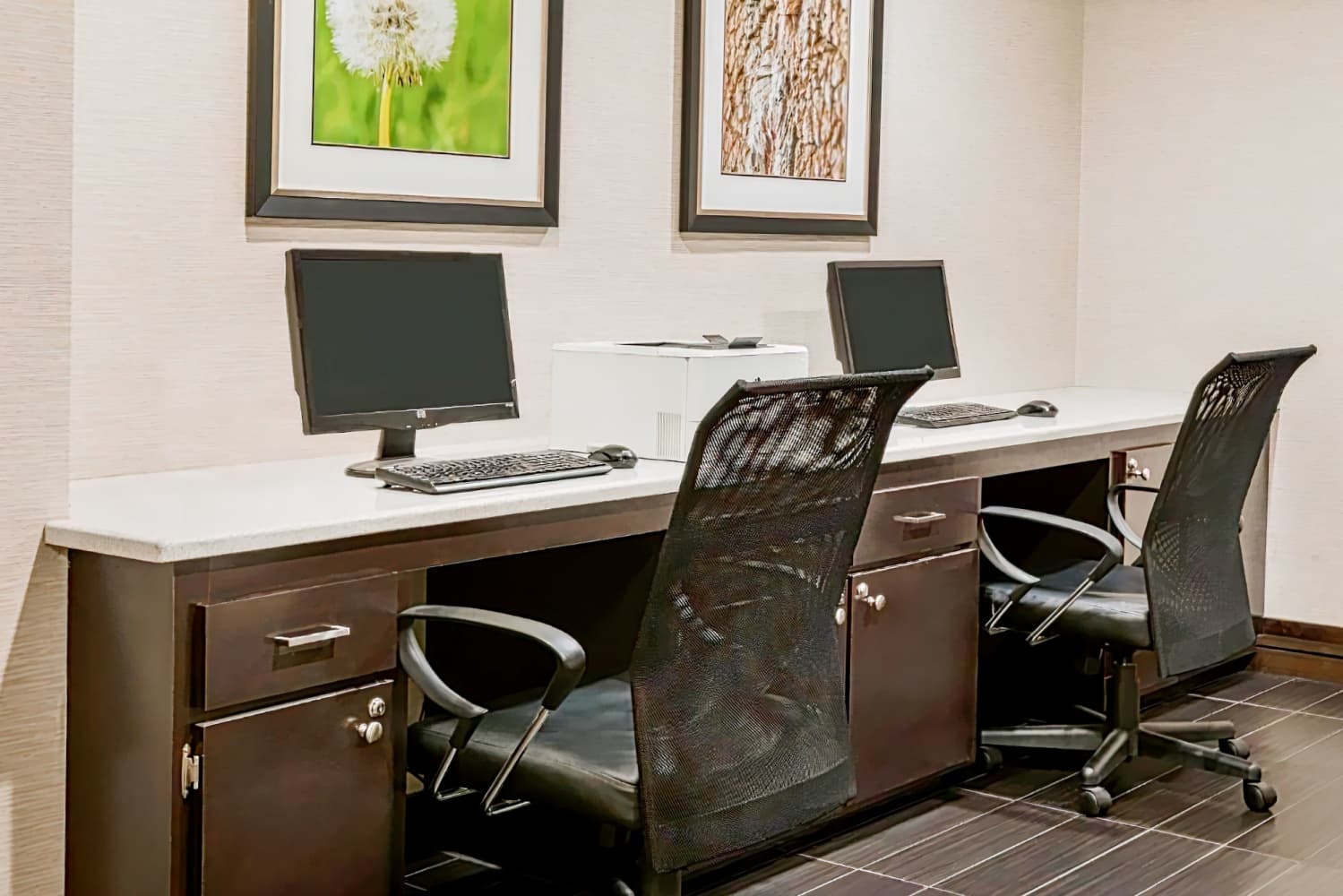Holiday Inn Express & Suites Bentonville