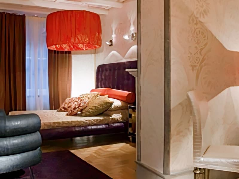 The inn at the Roman forum