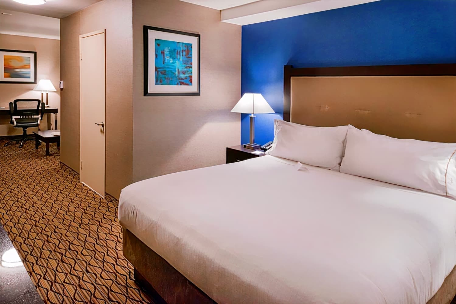 Holiday Inn Express Hotel & Suites Pasadena-Colorado Boulevard, an IHG Hotel