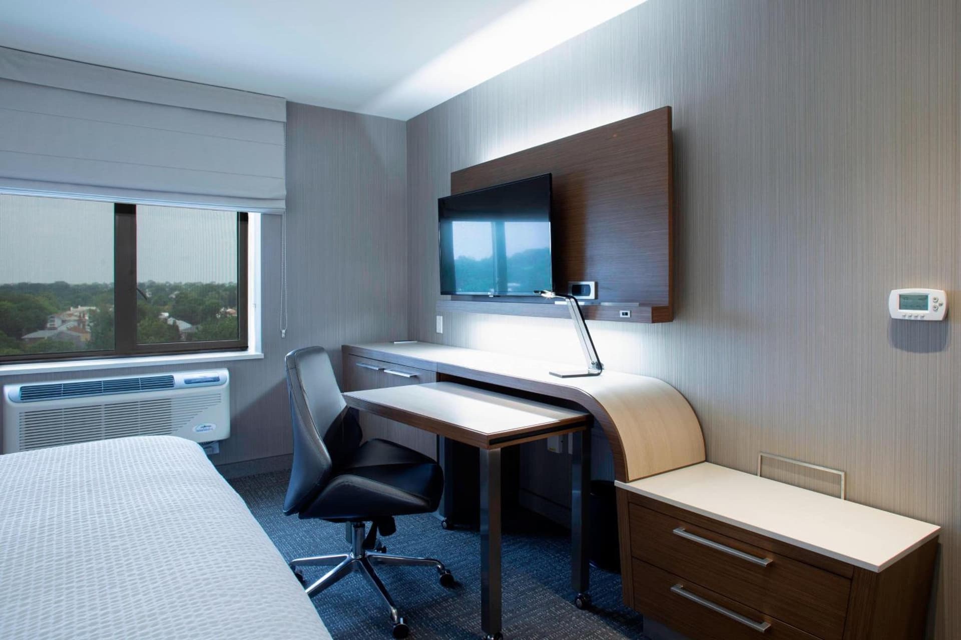 Courtyard by Marriott New York Queens/Fresh Meadows