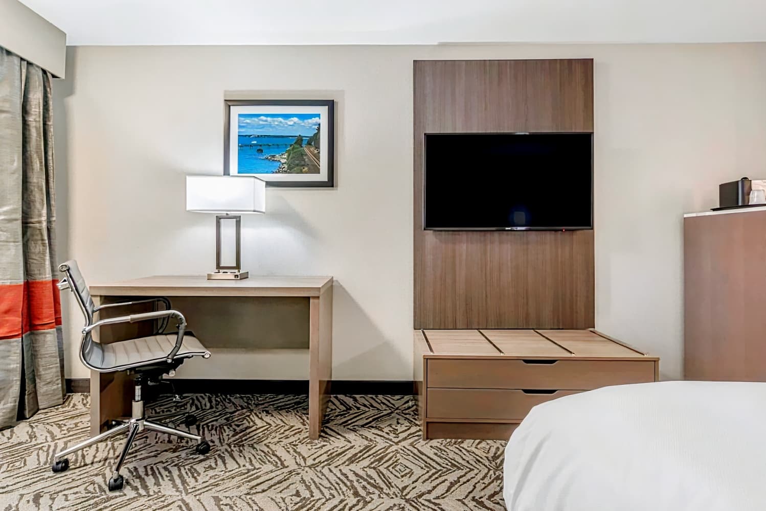 Comfort Inn & Suites Pacific – Auburn