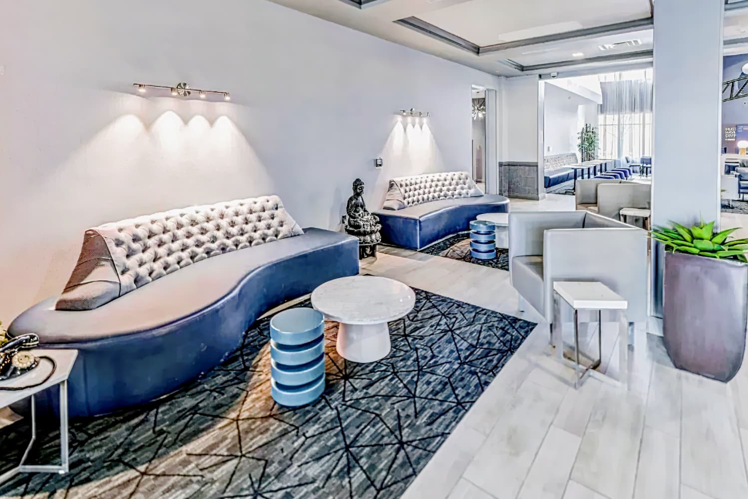 Holiday Inn Express Hotel & Suites Columbus University Area- Ohio State University