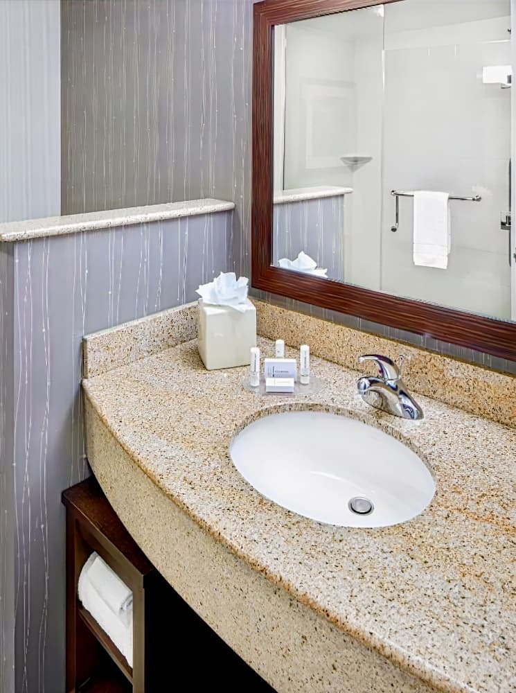 Courtyard by Marriott San Antonio Six Flags at The RIM