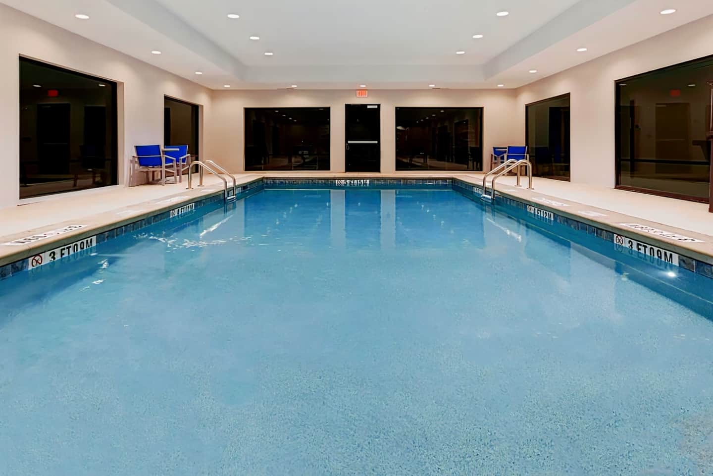 Holiday Inn Express & Suites - Fayetteville