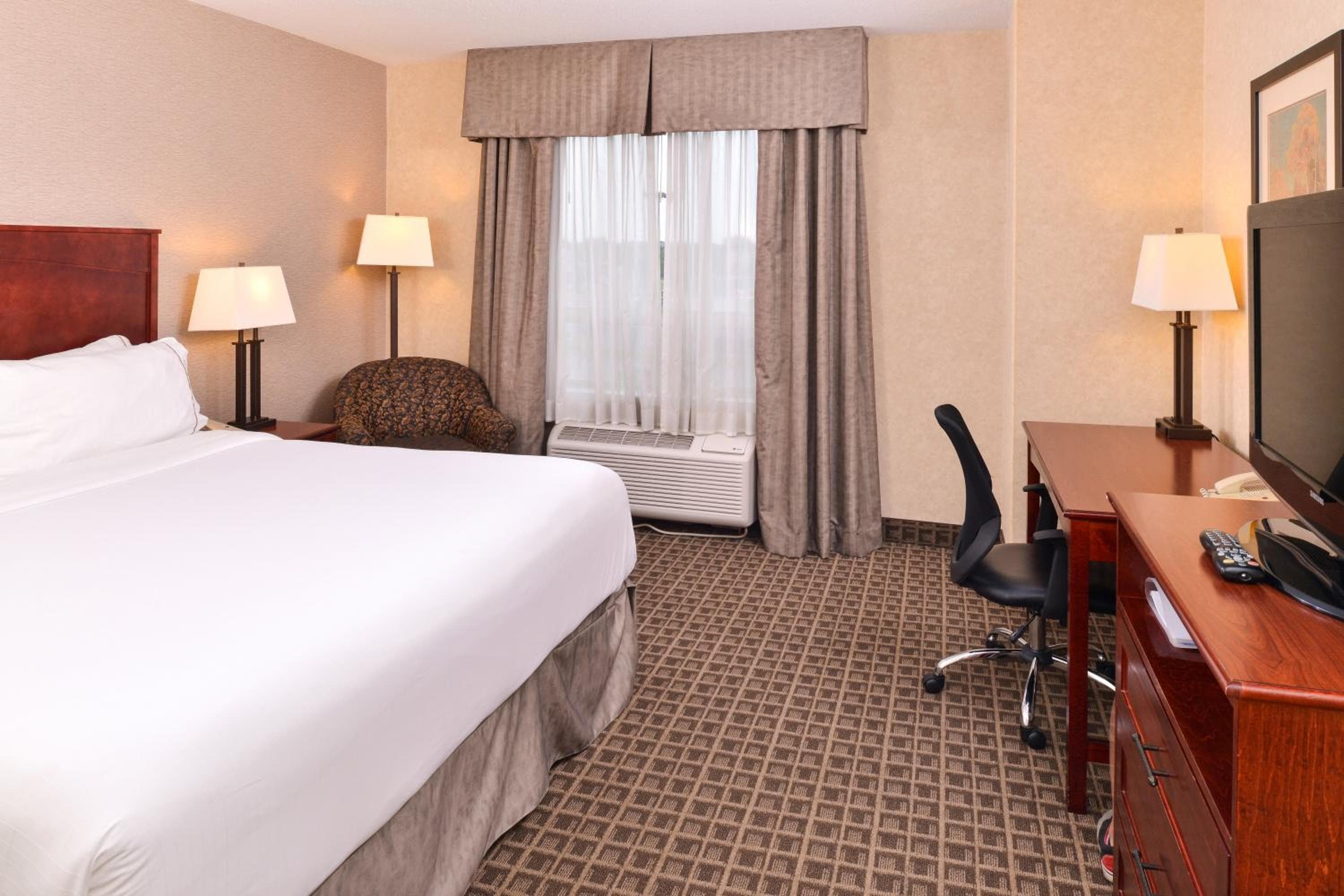 Holiday Inn Express Edmonton North, an IHG Hotel