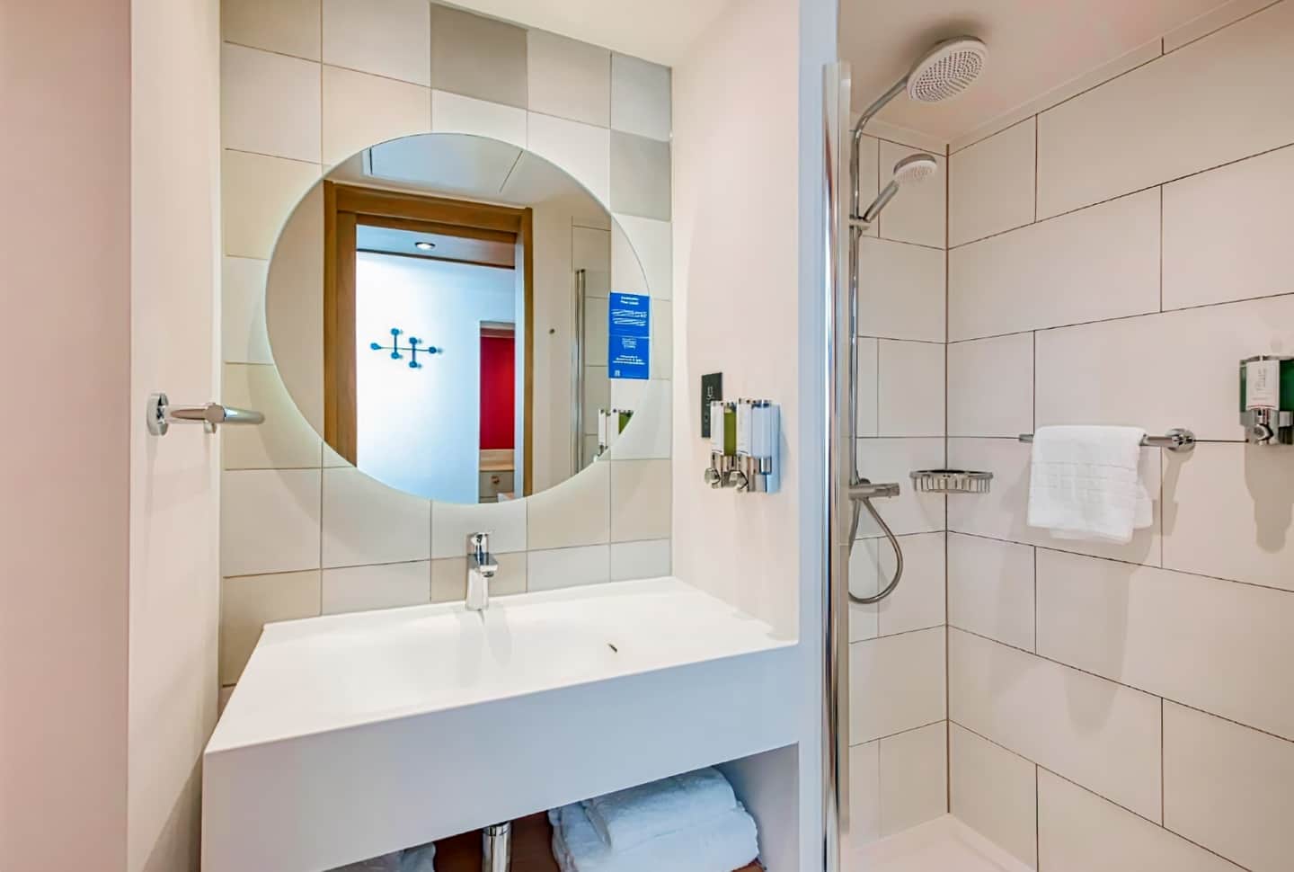 Hampton by Hilton London Park Royal