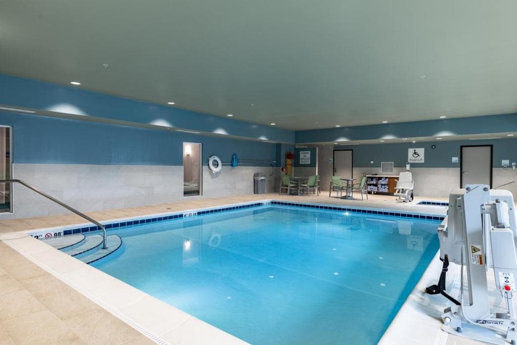 Holiday Inn Express & Suites - Moundsville, an IHG Hotel