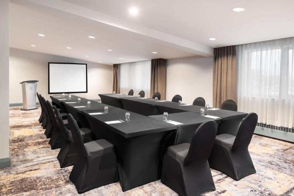 Holiday Inn Toronto Airport East, an IHG Hotel