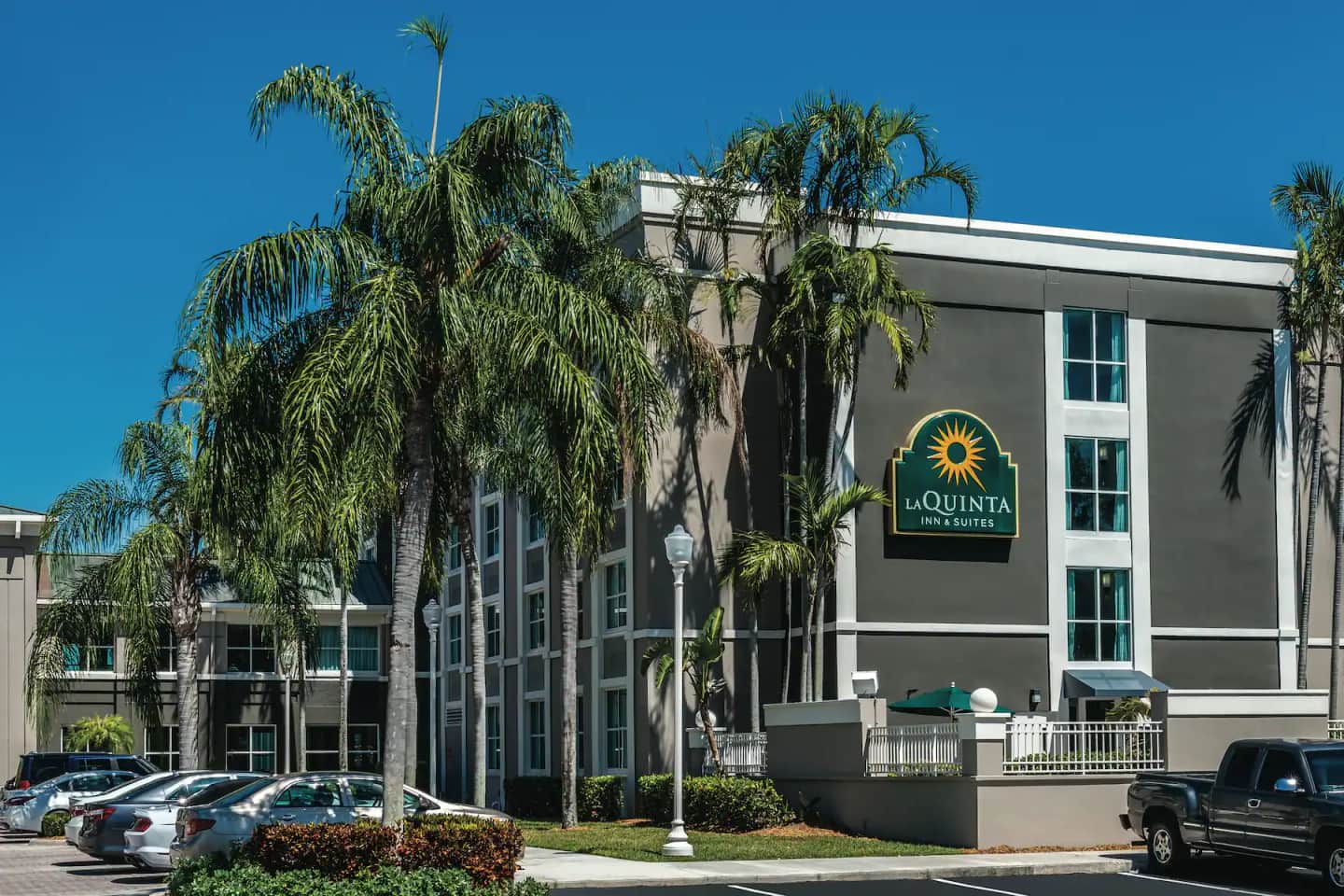 La Quinta Inn & Suites by Wyndham Plantation at SW 6th St