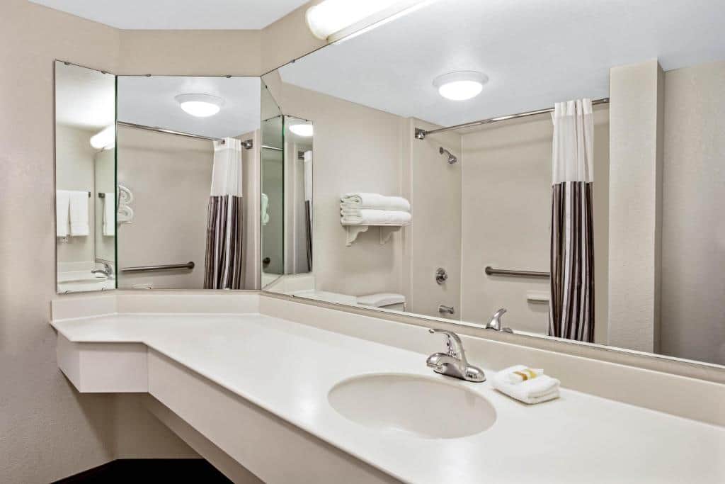 La Quinta Inn & Suites by Wyndham Myrtle Beach Broadway Area