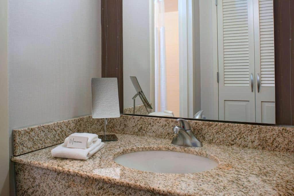 Courtyard by Marriott Kansas City Airport