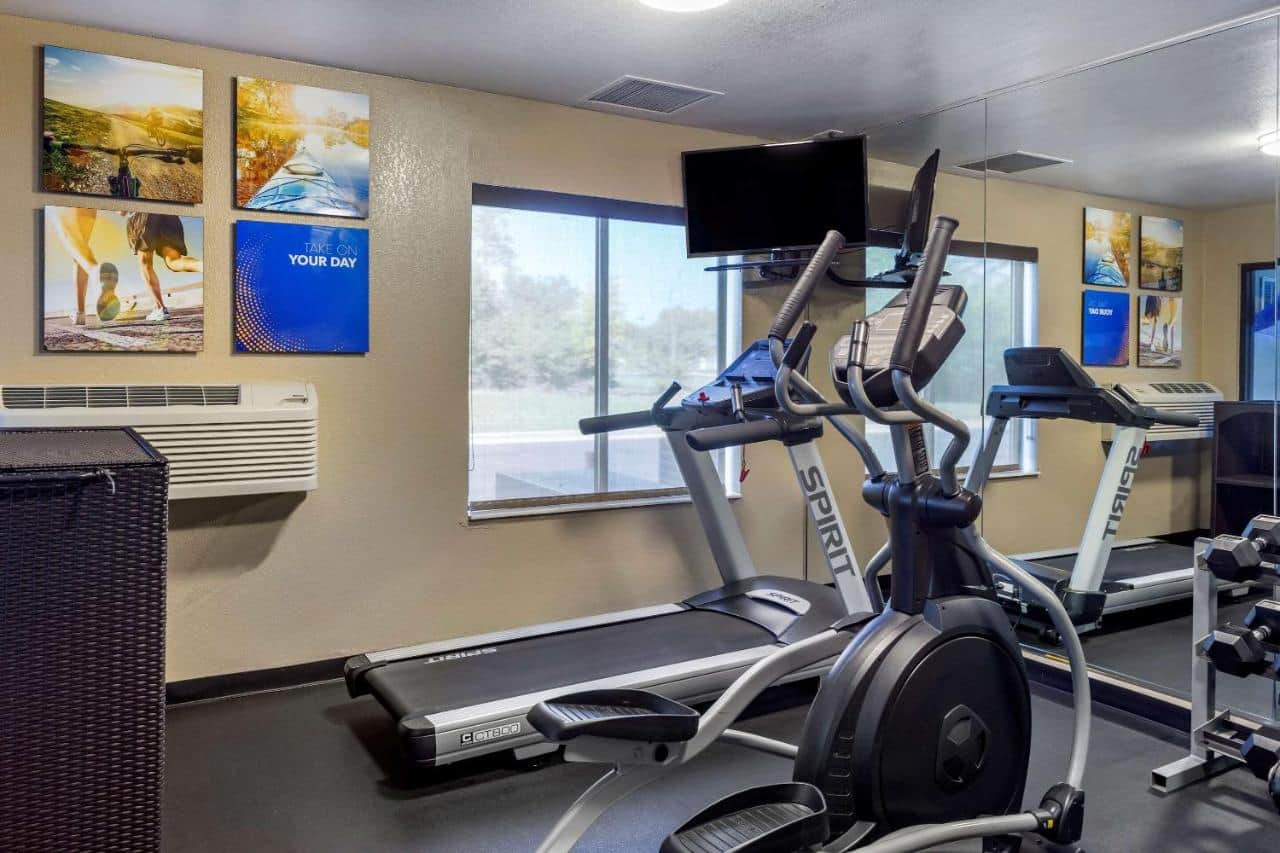 Comfort Inn & Suites North Aurora