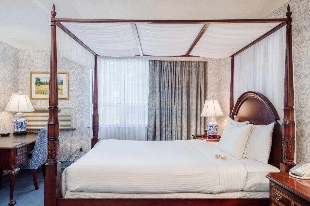 The Farmington Inn & Suites