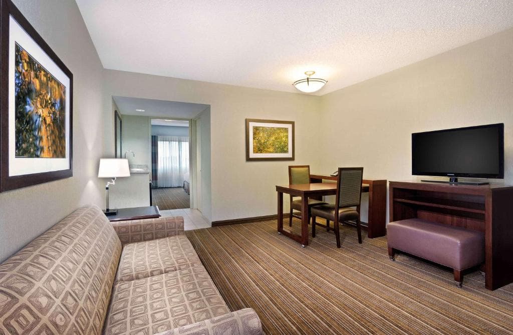 Embassy Suites by Hilton Parsippany