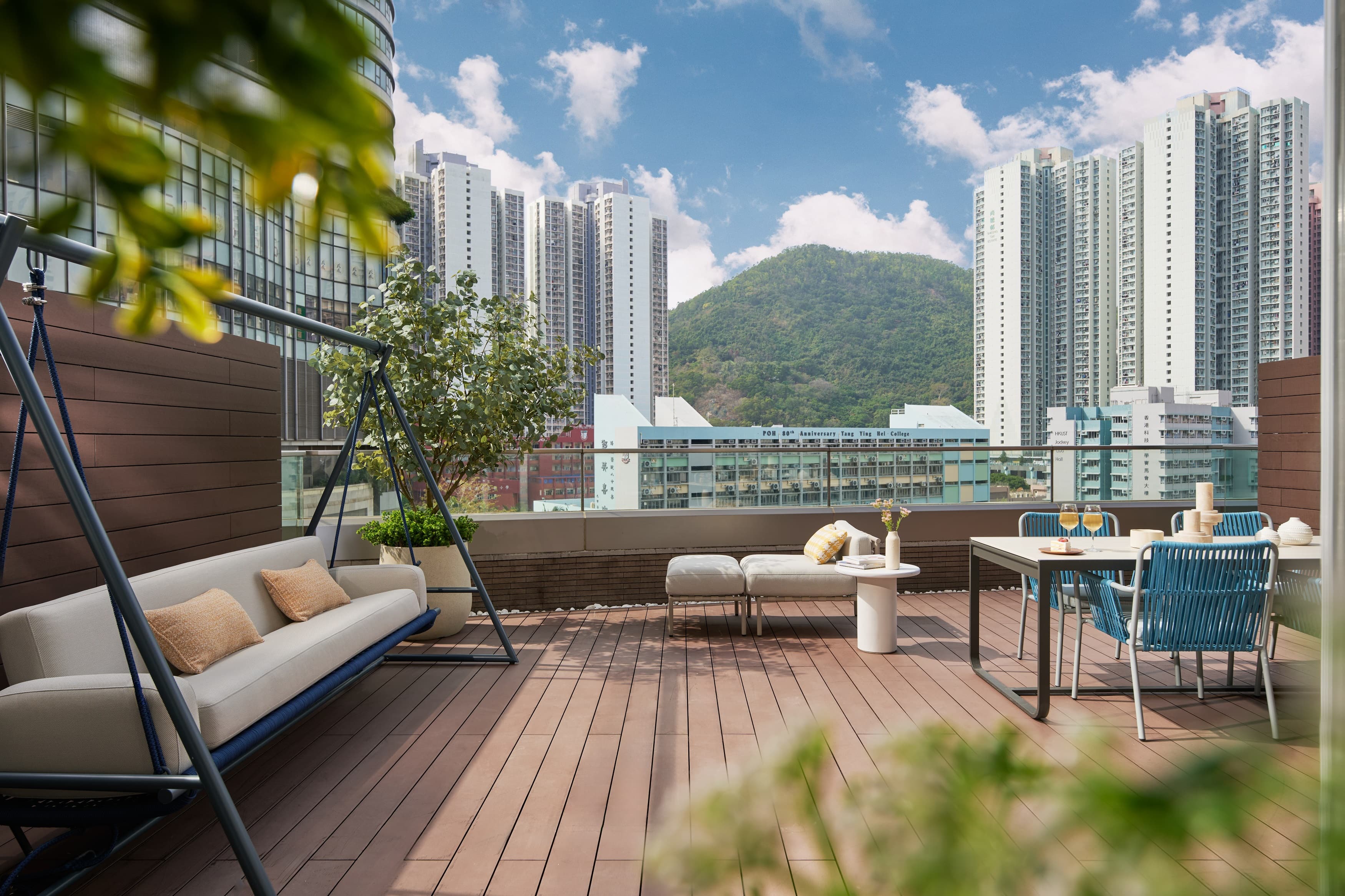 The Royal Garden Kowloon East (formerly: Royal Plaza Hong Kong Kowloon East, an IHG Hotel)