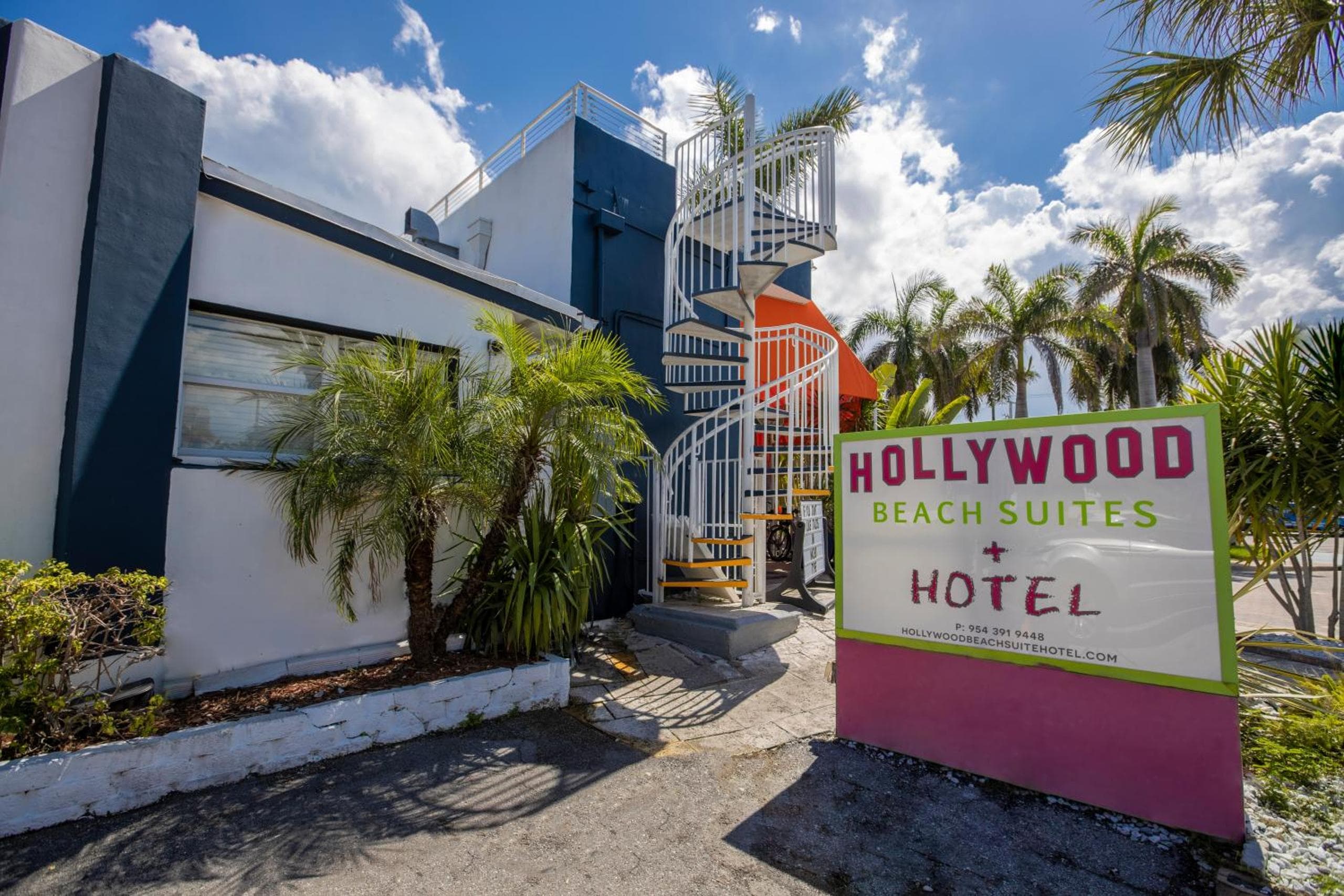 Hollywood Beach Suites and Hotel