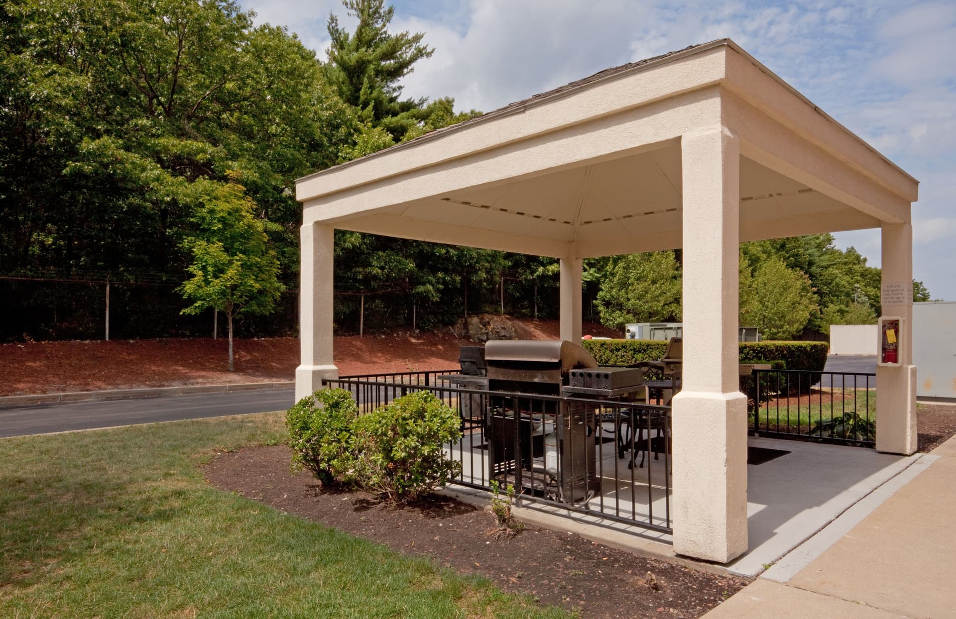 Sonesta Simply Suites Boston Braintree