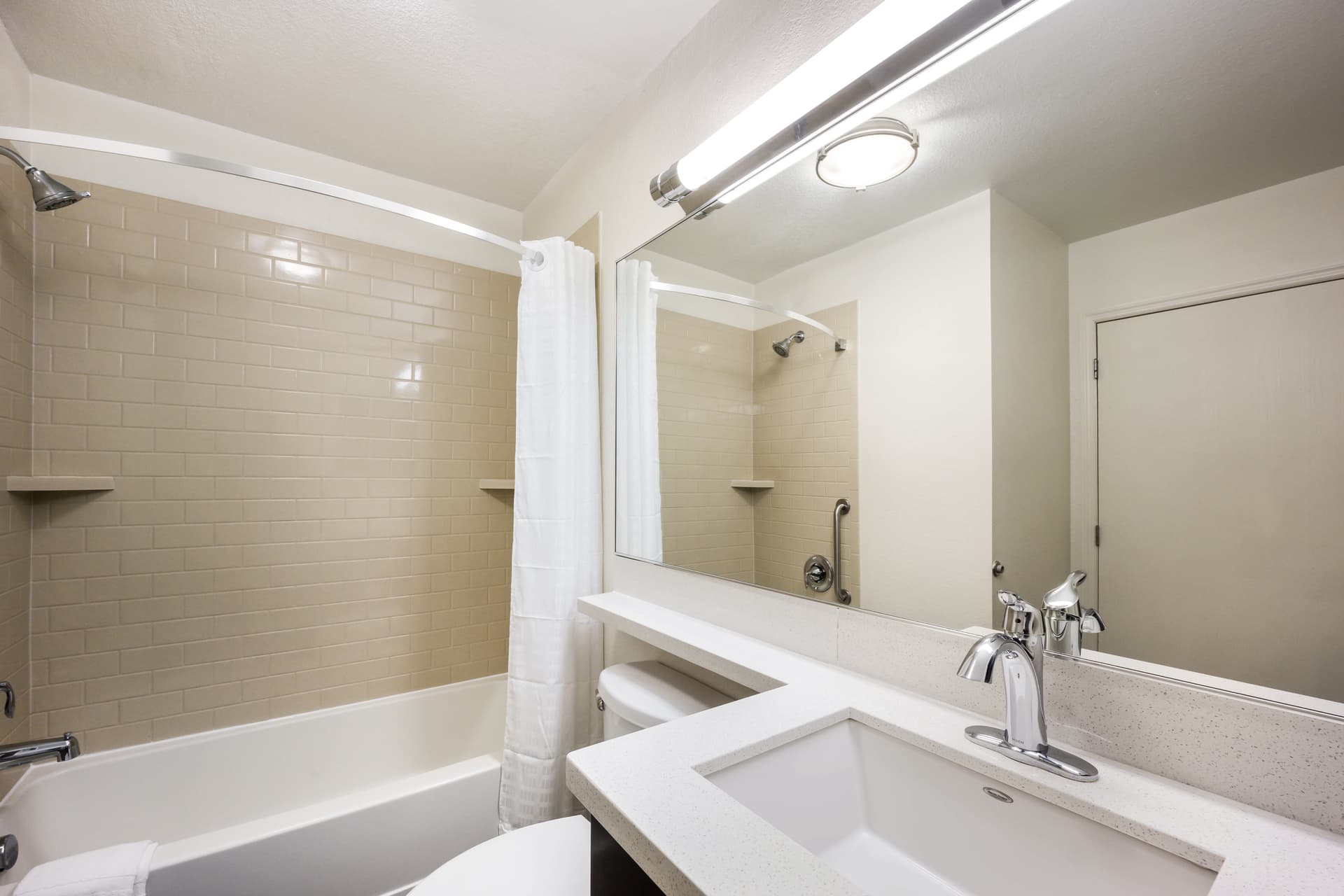 Sonesta Simply Suites Chicago Libertyville