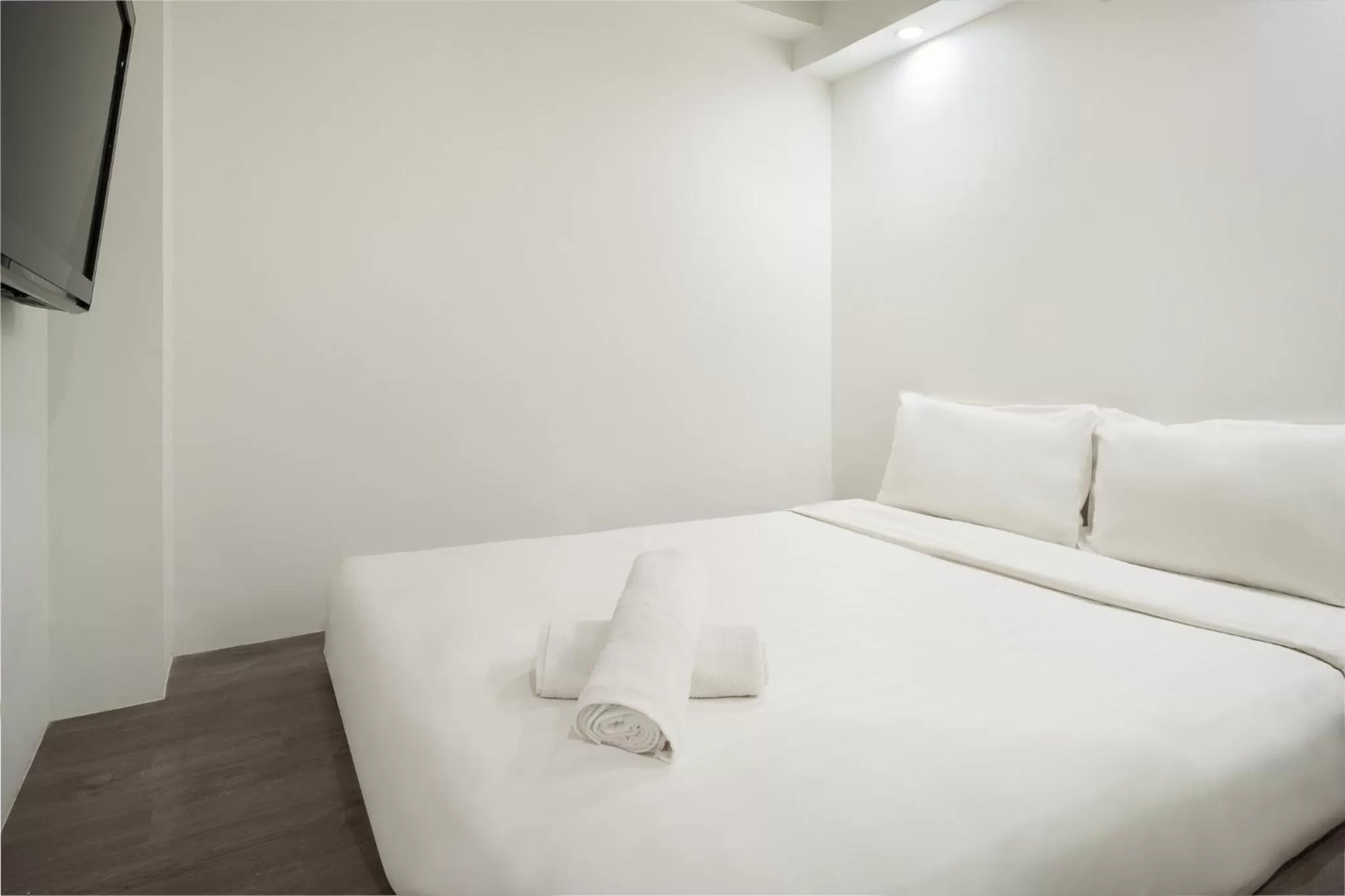 Lion Peak Dickson Hotel