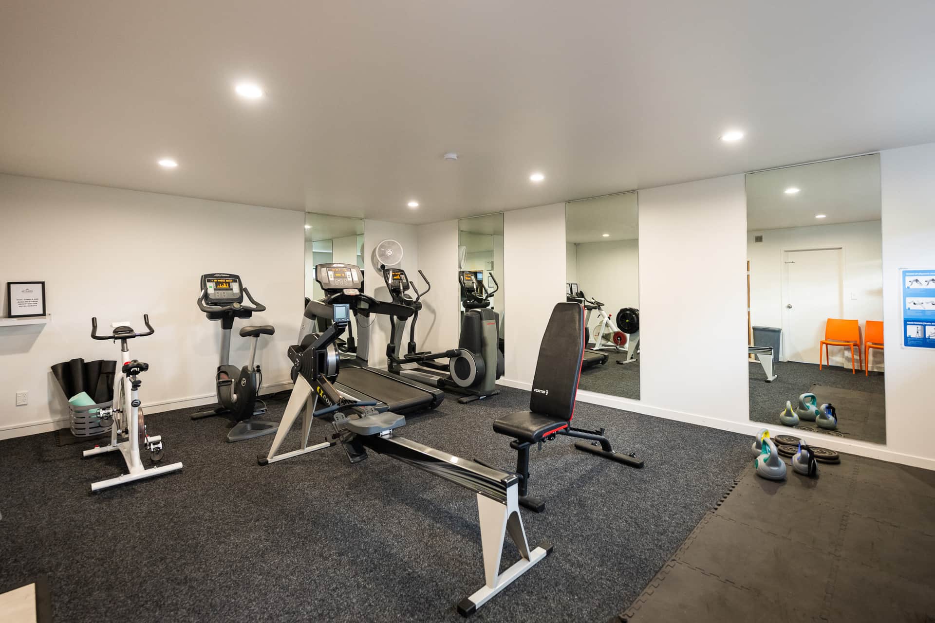 JetPark Hotel Hamilton Airport
