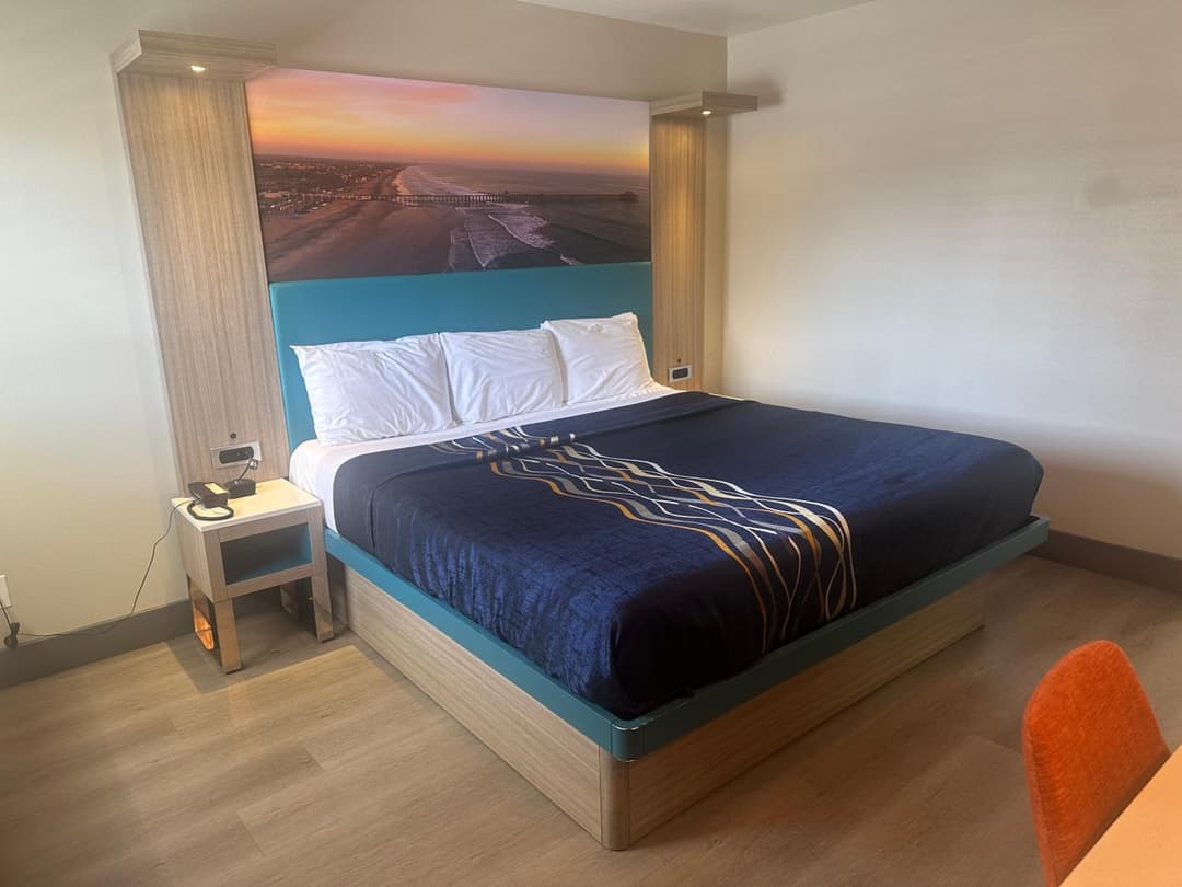 Super 8 by Wyndham Oceanside Downtown