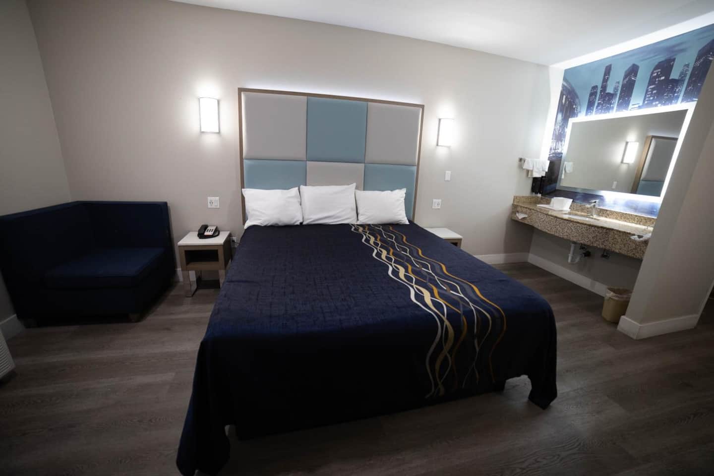 Mid City Inn & Suites Pico Rivera