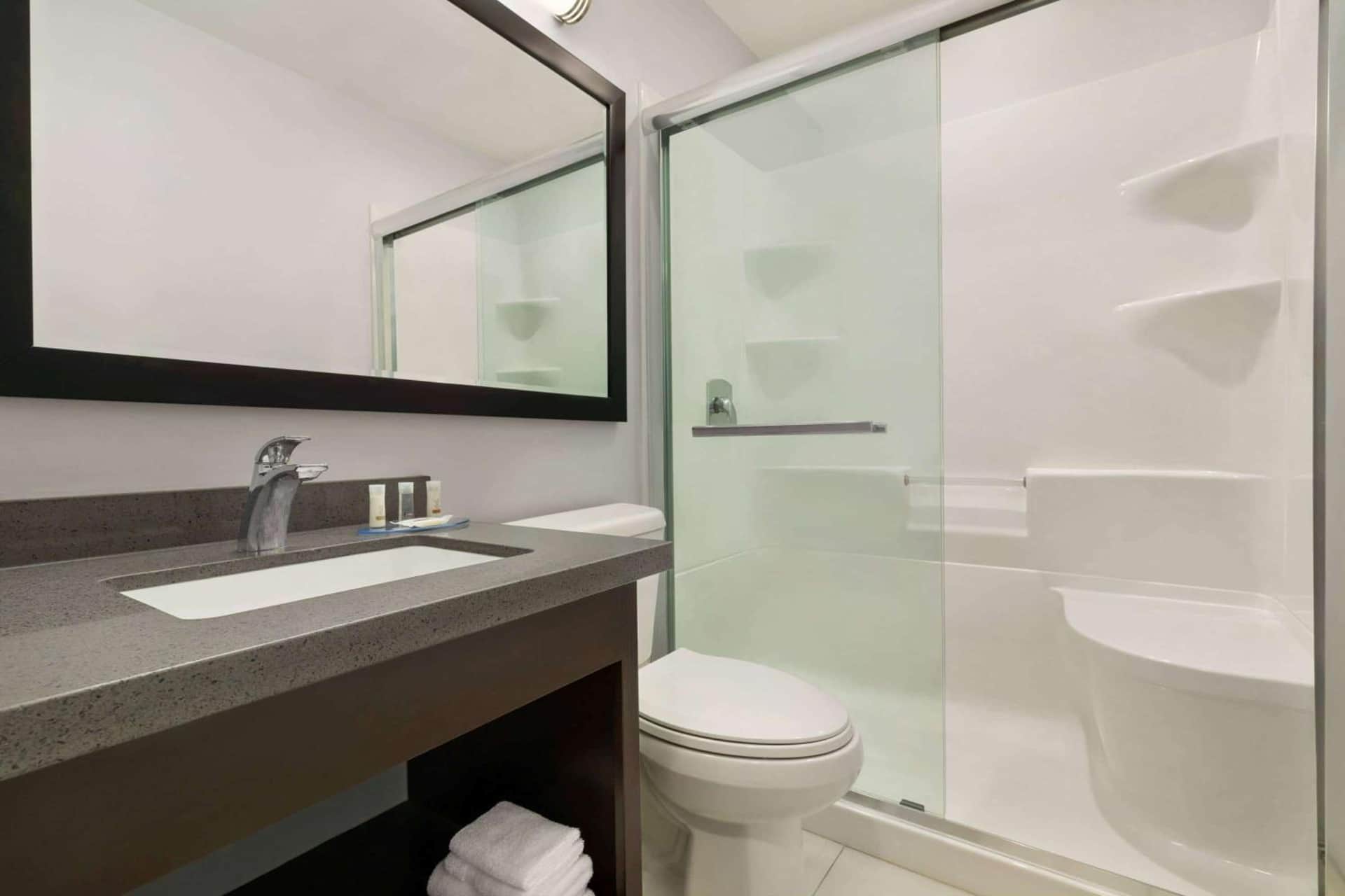 Days Inn by Wyndham Sarnia Harbourfront