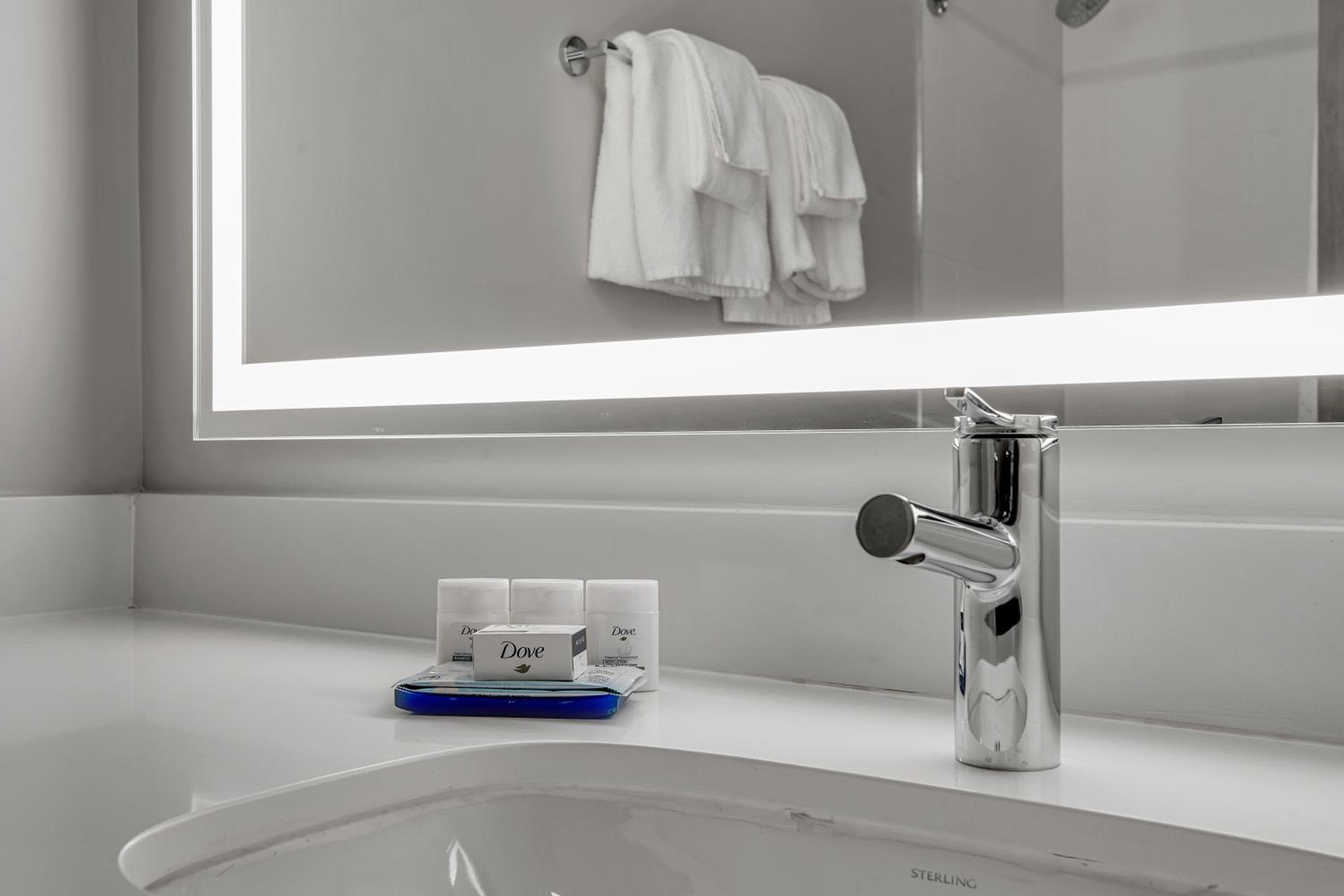 Holiday Inn Express Hotel & Suites Portland - Jantzen Beach, an IHG Hotel