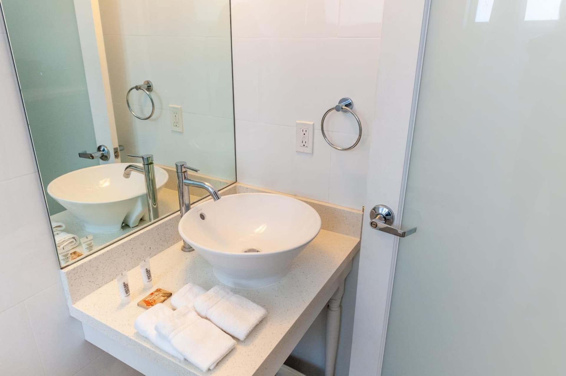 Waterside Hotel and Suites