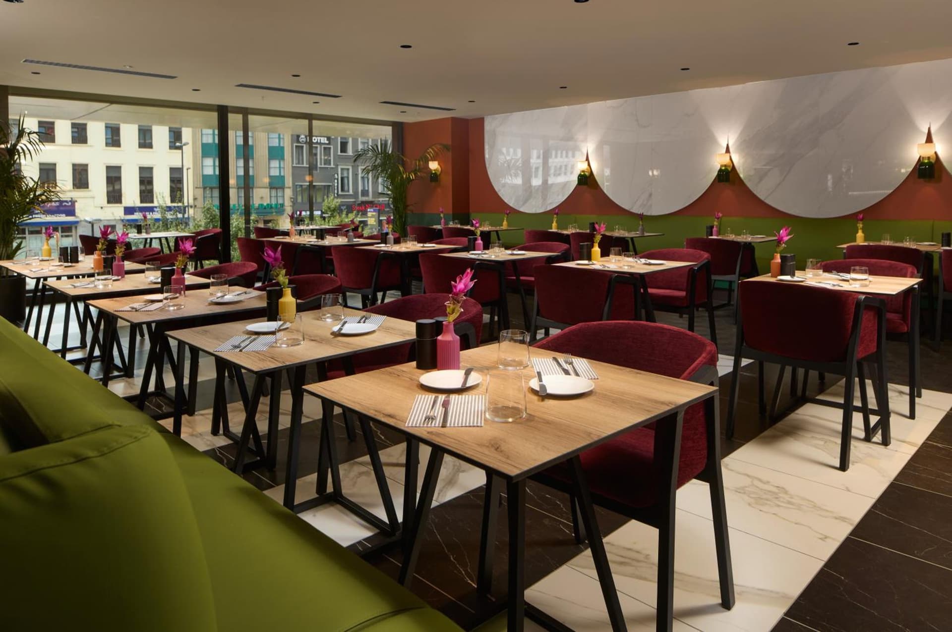 Cardo Brussels, Autograph Collection
